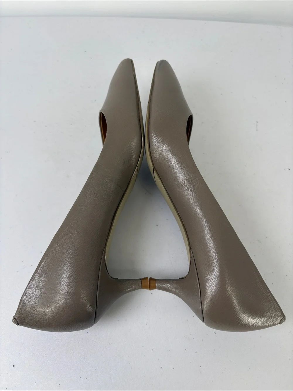 🥦 Nine West leather Pointed Kitten Heels in Taupe 1.75”